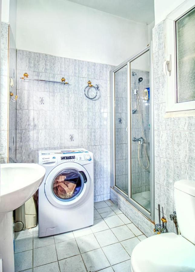 Spacious Flat Near Ampelokipoi Metro Station Aten Exteriör bild