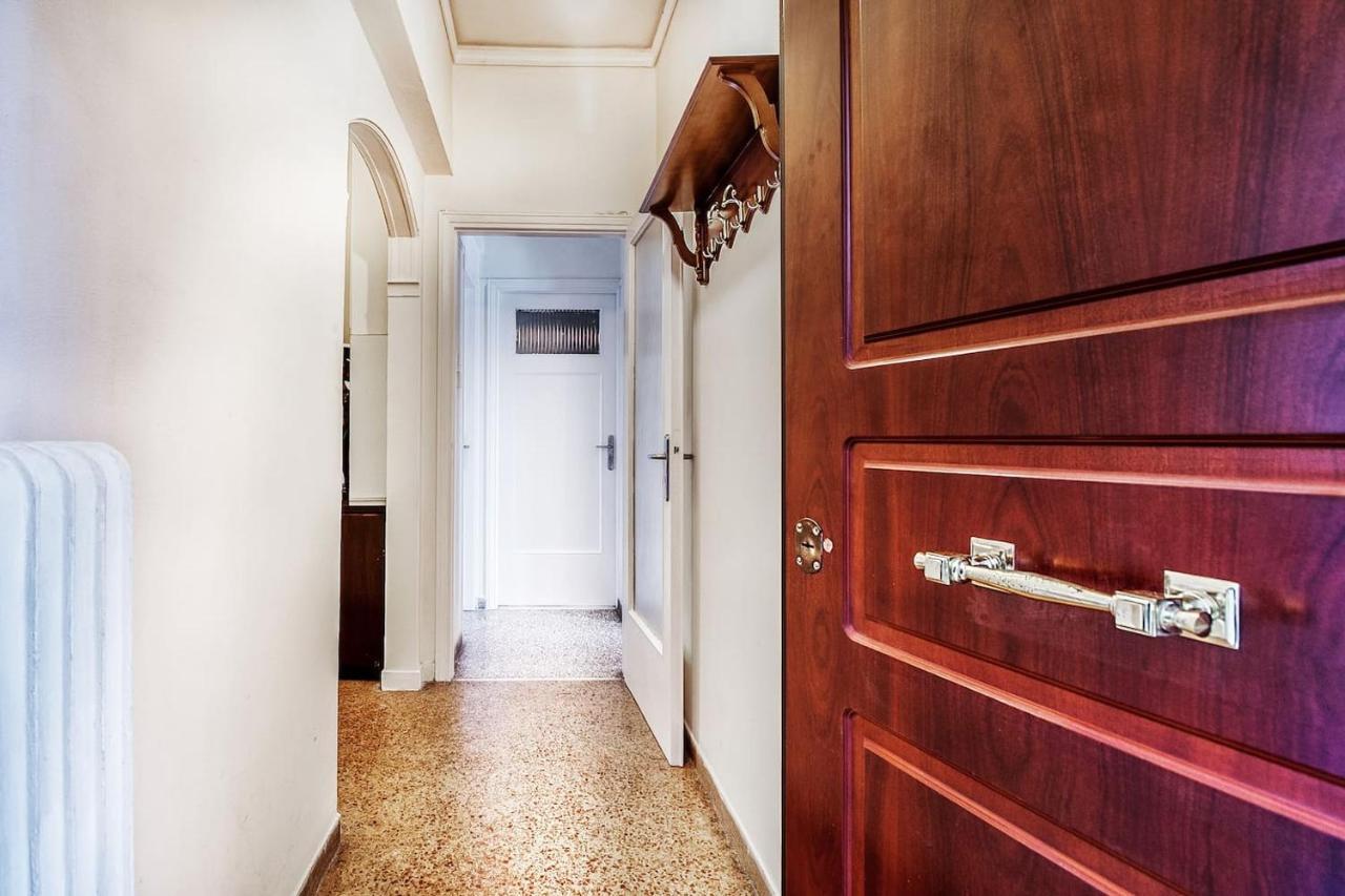 Spacious Flat Near Ampelokipoi Metro Station Aten Exteriör bild
